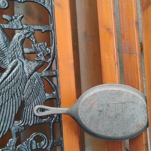 🎉 Vintage CAST IRON STEAK SKILLET  MEXICAN FIESTA